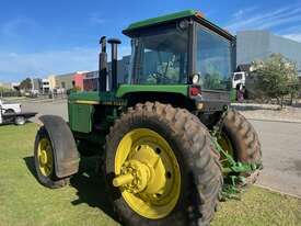 Tractor John Deere 4455 Power shift 4x4 140HP - picture2' - Click to enlarge