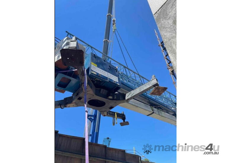 caption GLEASON CRANES 2005 NOMAD TK32 TOWER CRANE