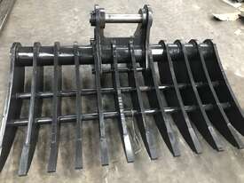 STICK RAKE 15 TONNE SYDNEY BUCKETS - picture2' - Click to enlarge