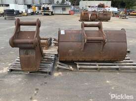 3 Buckets Plus Ripper To Suit 30T Machine - picture2' - Click to enlarge