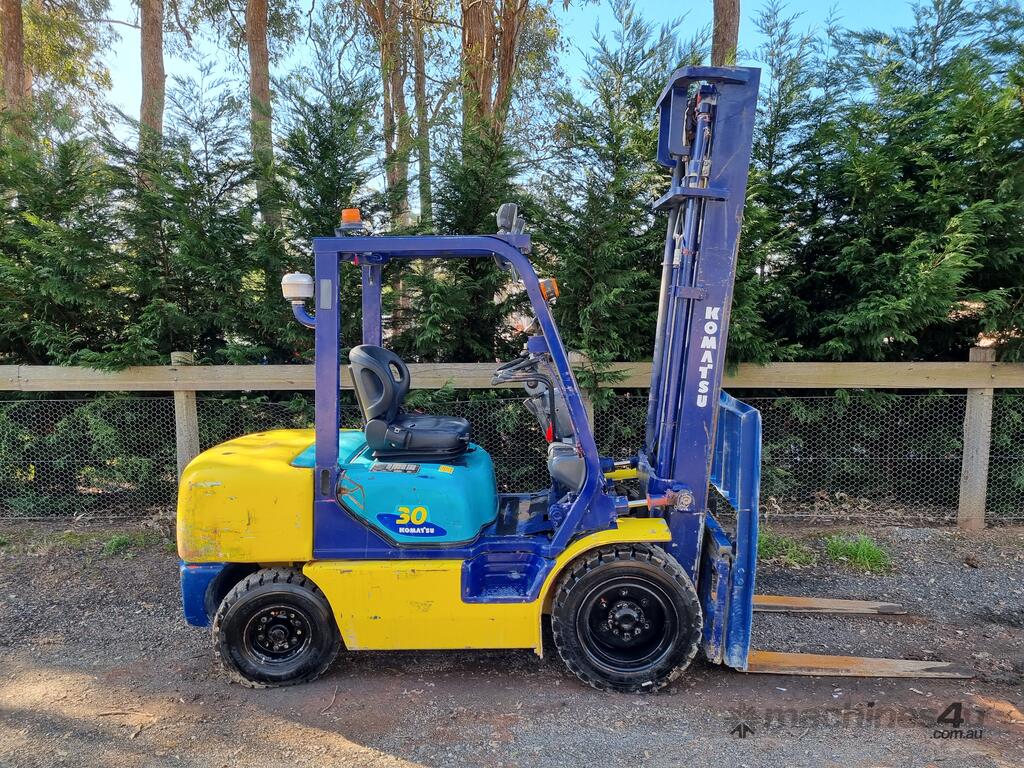Used komatsu FD30 Counterbalance Forklifts in UNANDERRA, NSW