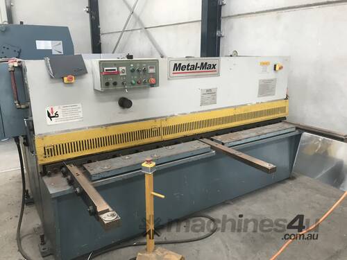 4 mm x 2500 Guillotine - PENDING PICKUP - NO MORE ENQUIRIES PLEASE