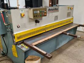 4 mm x 2500 Guillotine - PENDING PICKUP - NO MORE ENQUIRIES PLEASE - picture0' - Click to enlarge