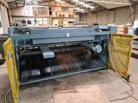 4 mm x 2500 Guillotine - PENDING PICKUP - NO MORE ENQUIRIES PLEASE - picture2' - Click to enlarge