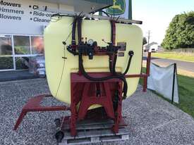 Used Hardi Master Linkage 1000L Spray Tank - picture0' - Click to enlarge