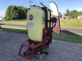 Used Hardi Master Linkage 1000L Spray Tank - picture0' - Click to enlarge