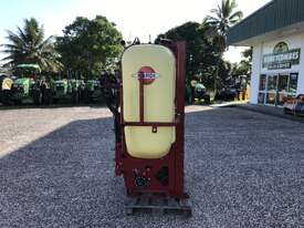 Used Hardi Master Linkage 1000L Spray Tank - picture1' - Click to enlarge