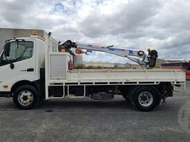 Hino 300 - picture2' - Click to enlarge