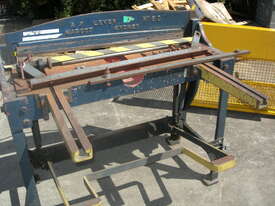 Manual treadle guilotine - picture0' - Click to enlarge