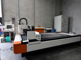 CNC 3015 2.0KW Fiber Laser cutting machine - picture0' - Click to enlarge