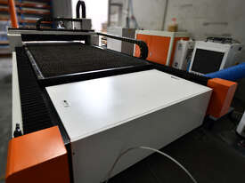 CNC 3015 2.0KW Fiber Laser cutting machine - picture1' - Click to enlarge