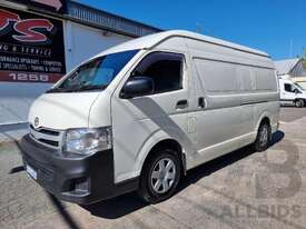 9/2011 Toyota Hiace SLWB MY11 5d Van White 3.0L White 3.0L Turbo Diesel - picture0' - Click to enlarge