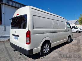 9/2011 Toyota Hiace SLWB MY11 5d Van White 3.0L White 3.0L Turbo Diesel - picture2' - Click to enlarge