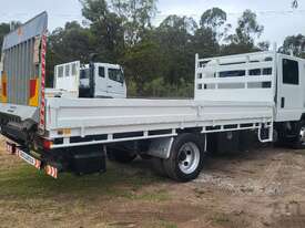 05/2015 Isuzu NPR 400 Crew Cab 5.2L Diesel 4.5m tray - picture2' - Click to enlarge