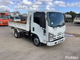 2009 Isuzu NLR200 - picture0' - Click to enlarge