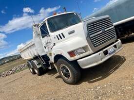 FORD L8000 tipper truck - picture0' - Click to enlarge