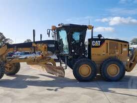 Caterpillar 120M - picture2' - Click to enlarge