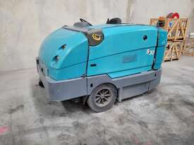 Tennant Sweeper S30 Industrial Rideon - picture0' - Click to enlarge