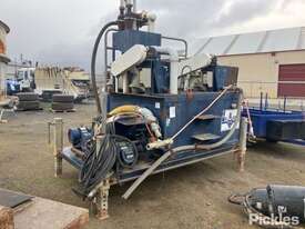 Tri-Flow Mud Recycling/Cleaning System, Mud Pumps, 2X Vibrating Screens, Mud Tank, Electric Drive An - picture0' - Click to enlarge