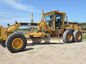 CATERPILLAR 12H GRADER - picture0' - Click to enlarge