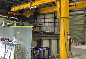 James Crane 500 KG motorized Jib Crane