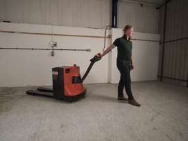 EPT20-20WA Heavy-duty Pallet Truck - picture0' - Click to enlarge