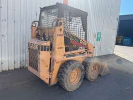 Case 1835B Skidsteer - picture0' - Click to enlarge