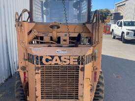 Case 1835B Skidsteer - picture1' - Click to enlarge