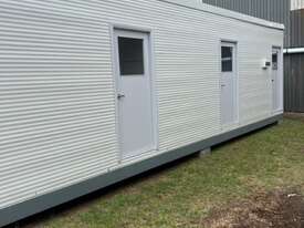 40 FOOT X 3-OFFICE PORTABLE BUILDING - picture0' - Click to enlarge