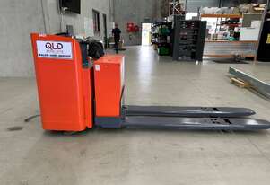 Raymond 8900 Twin Pallet Mover 2.7T - Delivery Australia Wide!