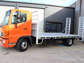 HINO FC 500 BEAVERTAIL EX-FLEET TRUCK: RELIABLE AND EFFICIENT TRANSPORT SOLUTION - picture0' - Click to enlarge