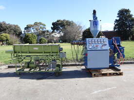 Plastic Extruder with Water Bath - Maplan DSKA40 - picture0' - Click to enlarge