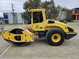 USED ROLLER BOMAG BW213D-4 - picture1' - Click to enlarge