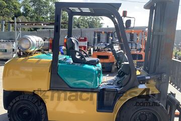 Komatsu 4.5 Tonne LPG Forklift