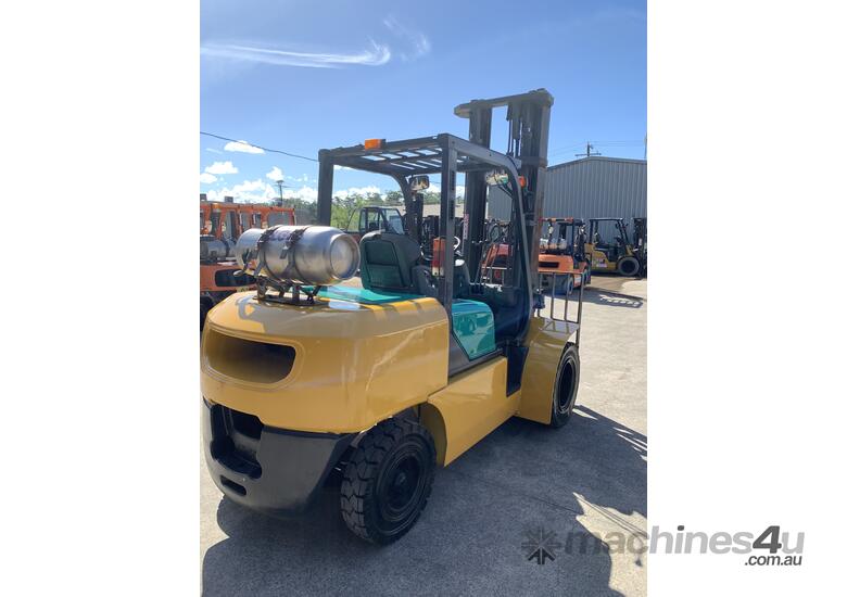 Komatsu 4.5 Tonne LPG Forklift