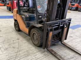 Toyota 2010 Toyota 32-8FG30 3tonne LPG forklift. Priced at $14,000 ex. GST - picture0' - Click to enlarge