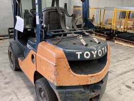 Toyota 2010 Toyota 32-8FG30 3tonne LPG forklift. Priced at $14,000 ex. GST - picture2' - Click to enlarge