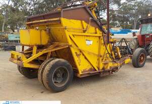 (5390) Collier Miller Tow Behind Elevating Scraper (Carisbrook, VIC)