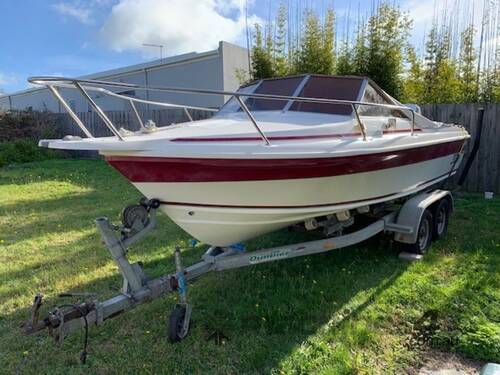 1997 Caribbean Fibreglass Boat & Trailer