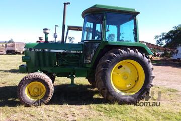 John Deere 2wd Cab tractor John Deere 2wd Cab tractor