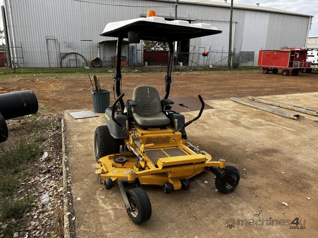 Used Hustler Hustler Fasttrack Zero Turn Ride On Mower