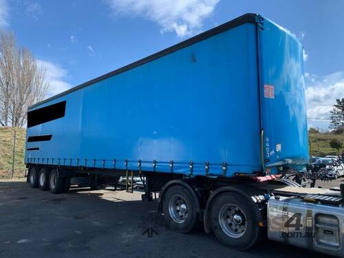 2002 Freighter Maxitrans ST-3 44ft Tri Axle Curtainsider