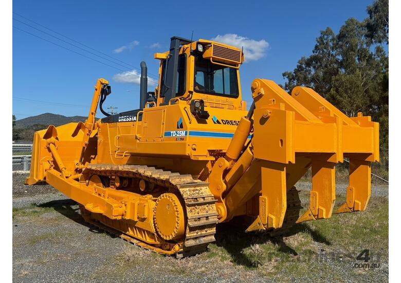 Unused Dressta TD25M Extra crawler dozer 