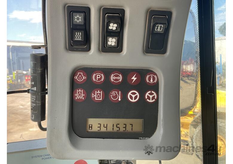 caption 2006 Caterpillar 972G Series II