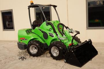 Avant 635 Articulated Mini Loader w Telescopic Boom and 4 in 1 Bucket