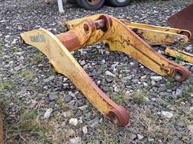 Komatsu WA470 Loader Arm  with Link Bar - picture0' - Click to enlarge