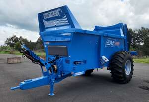 RX-1010 Manure Spreader