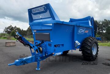 RX-1010 Manure Spreader