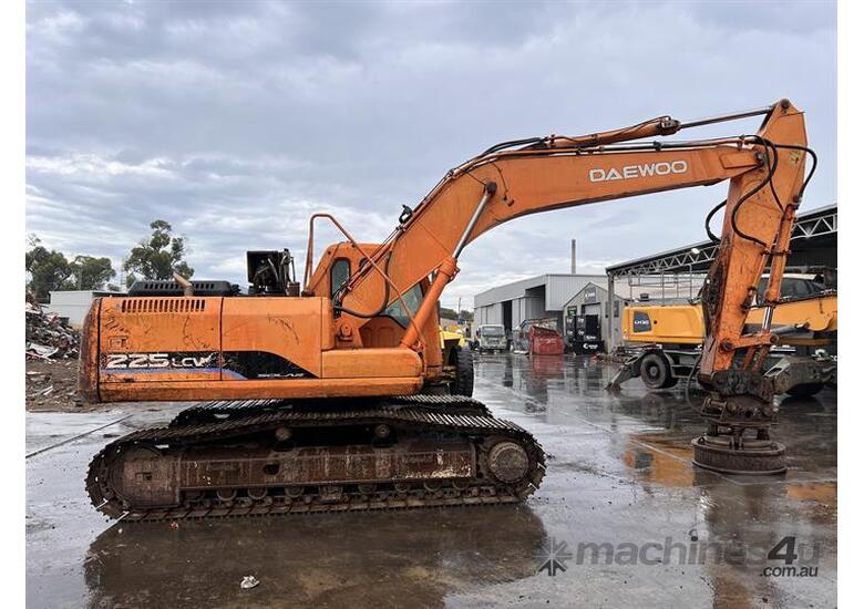 caption Daewoo 225LC-V