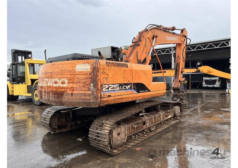 caption Daewoo 225LC-V
